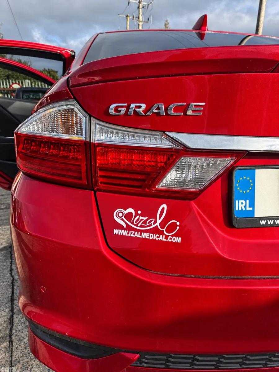 Honda Grace Saloon, Petrol Hybrid, 2019, Red