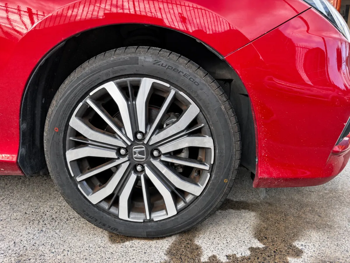 Honda Grace Saloon, Petrol Hybrid, 2019, Red