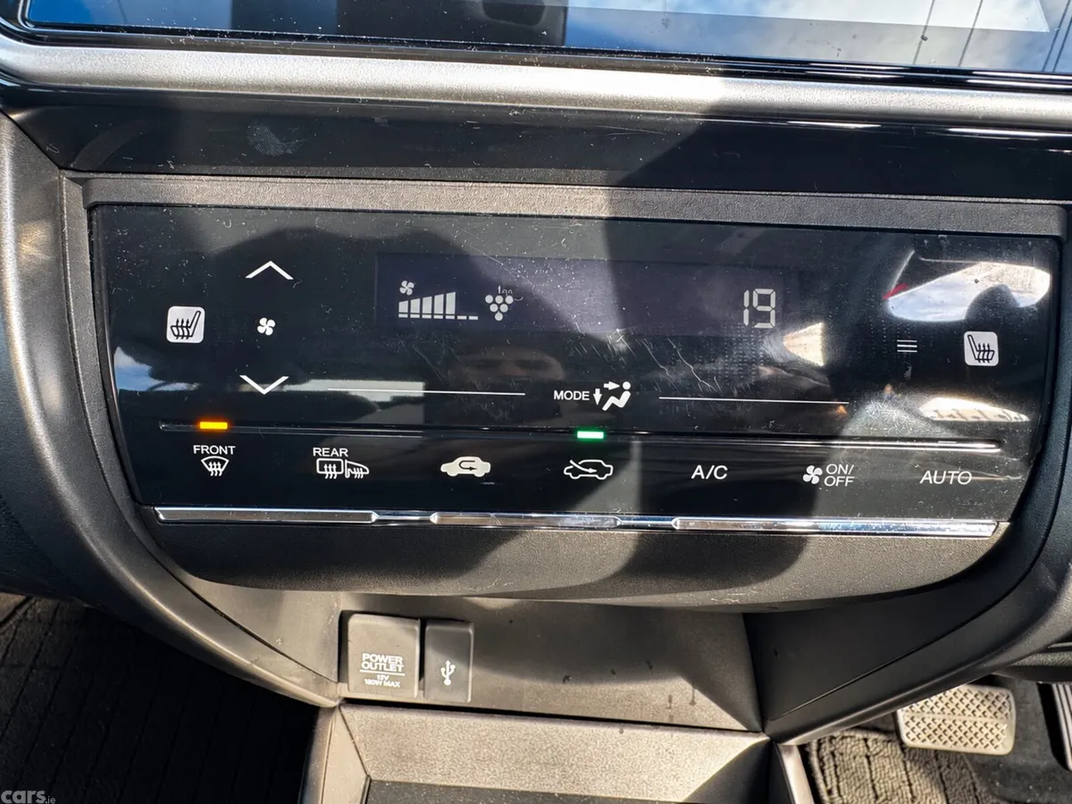 Honda Grace Saloon, Petrol Hybrid, 2019, Red