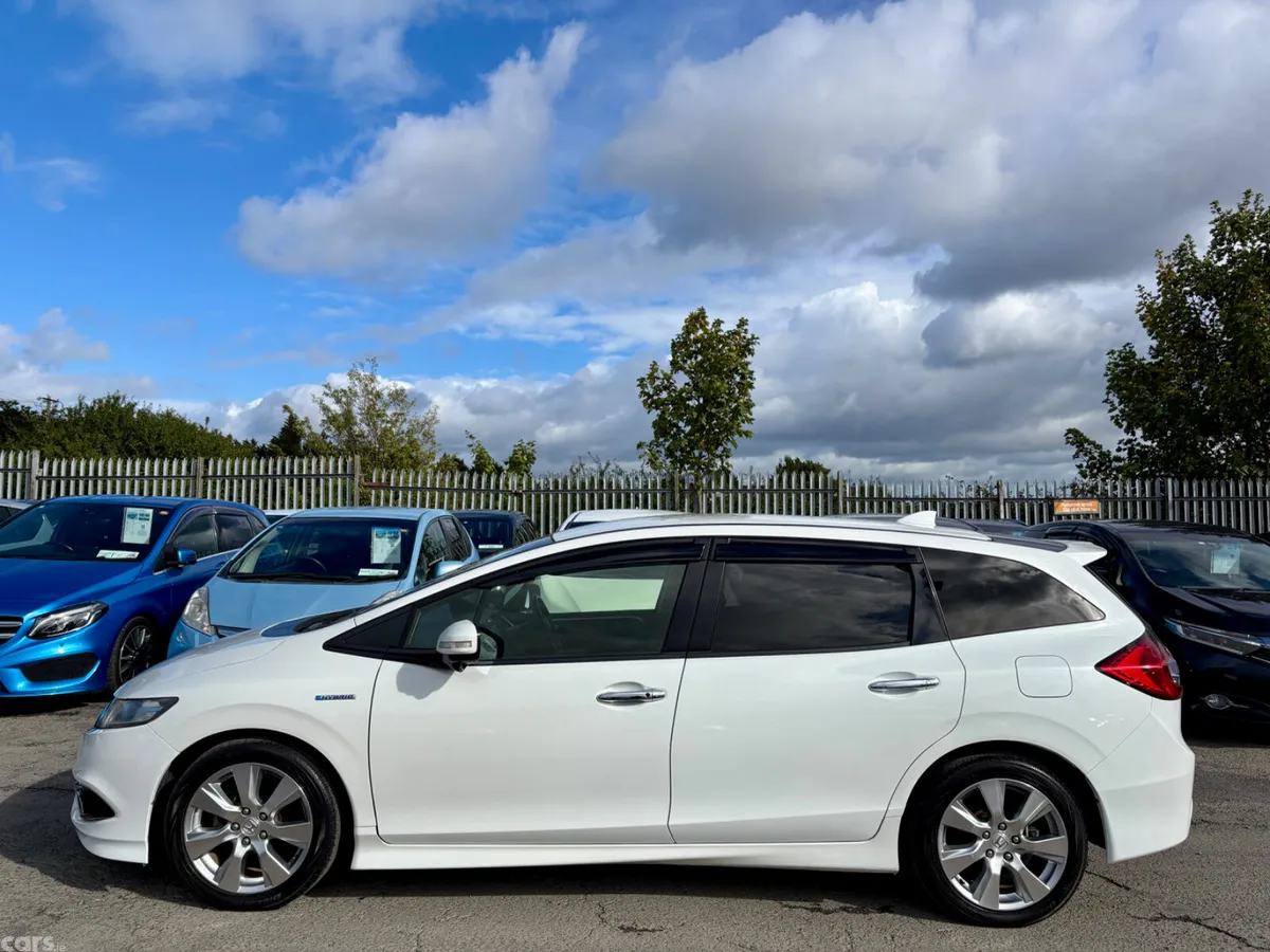Honda Jade MPV, Petrol Hybrid, 2016, White