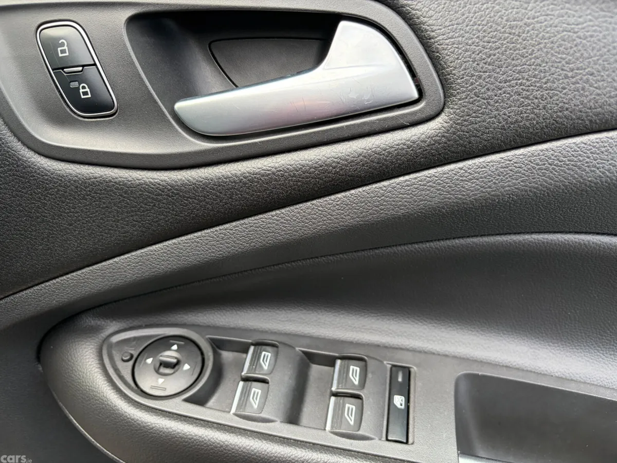 Ford Kuga SUV, Diesel, 2017, Red
