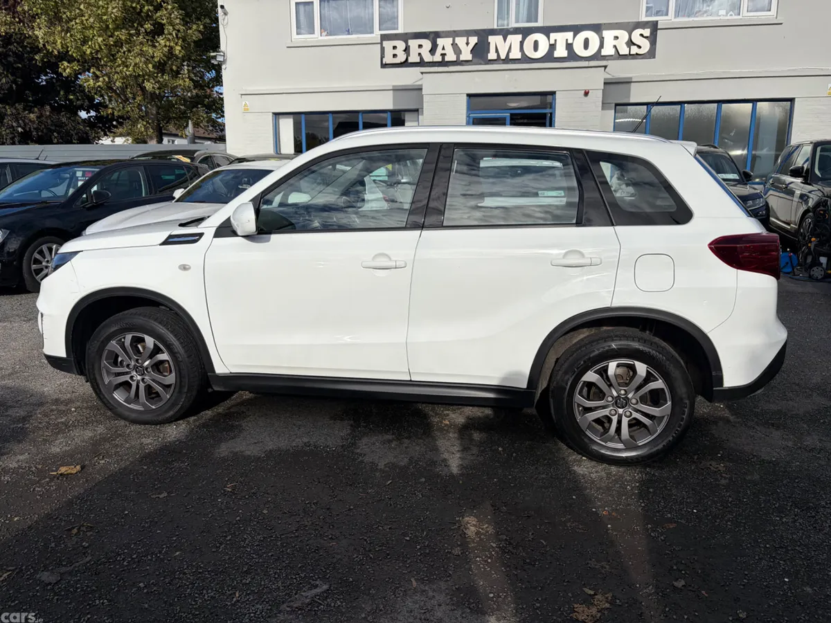 Suzuki Vitara SUV, Petrol Hybrid, 2021, White