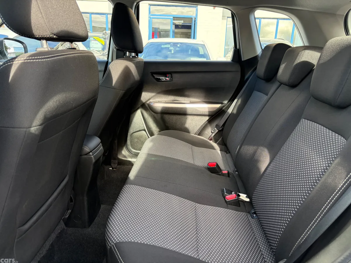 Suzuki Vitara SUV, Petrol Hybrid, 2021, White
