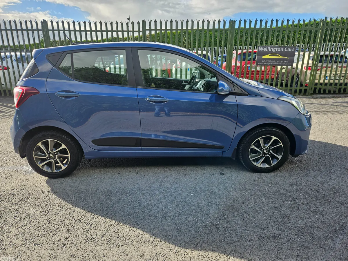 Hyundai i10 Hatchback, Petrol, 2017, Blue