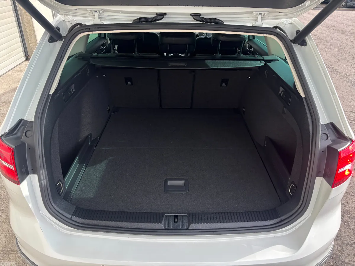 Volkswagen Passat Estate, Diesel, 2019, White