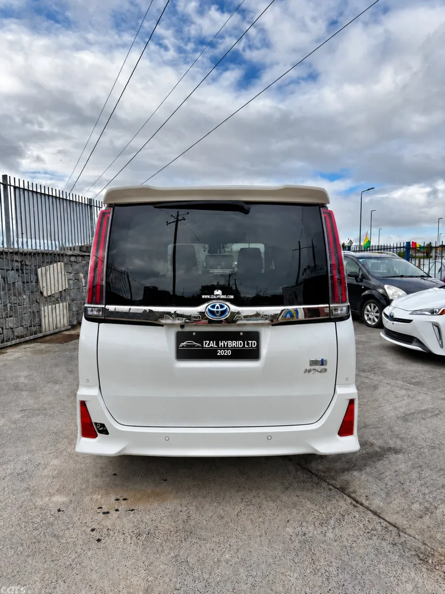 Toyota Noah MPV, Petrol Hybrid, 2020, White