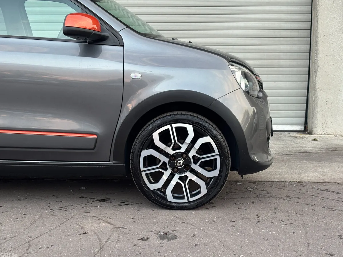 Renault Twingo Hatchback, Petrol, 2019, Grey