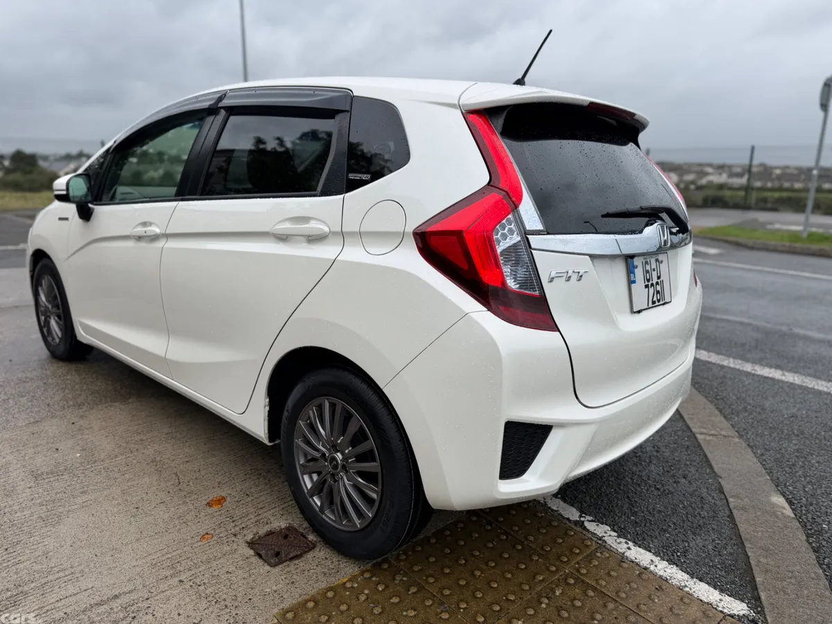 Honda Fit Hatchback, Petrol Hybrid, 2016, White