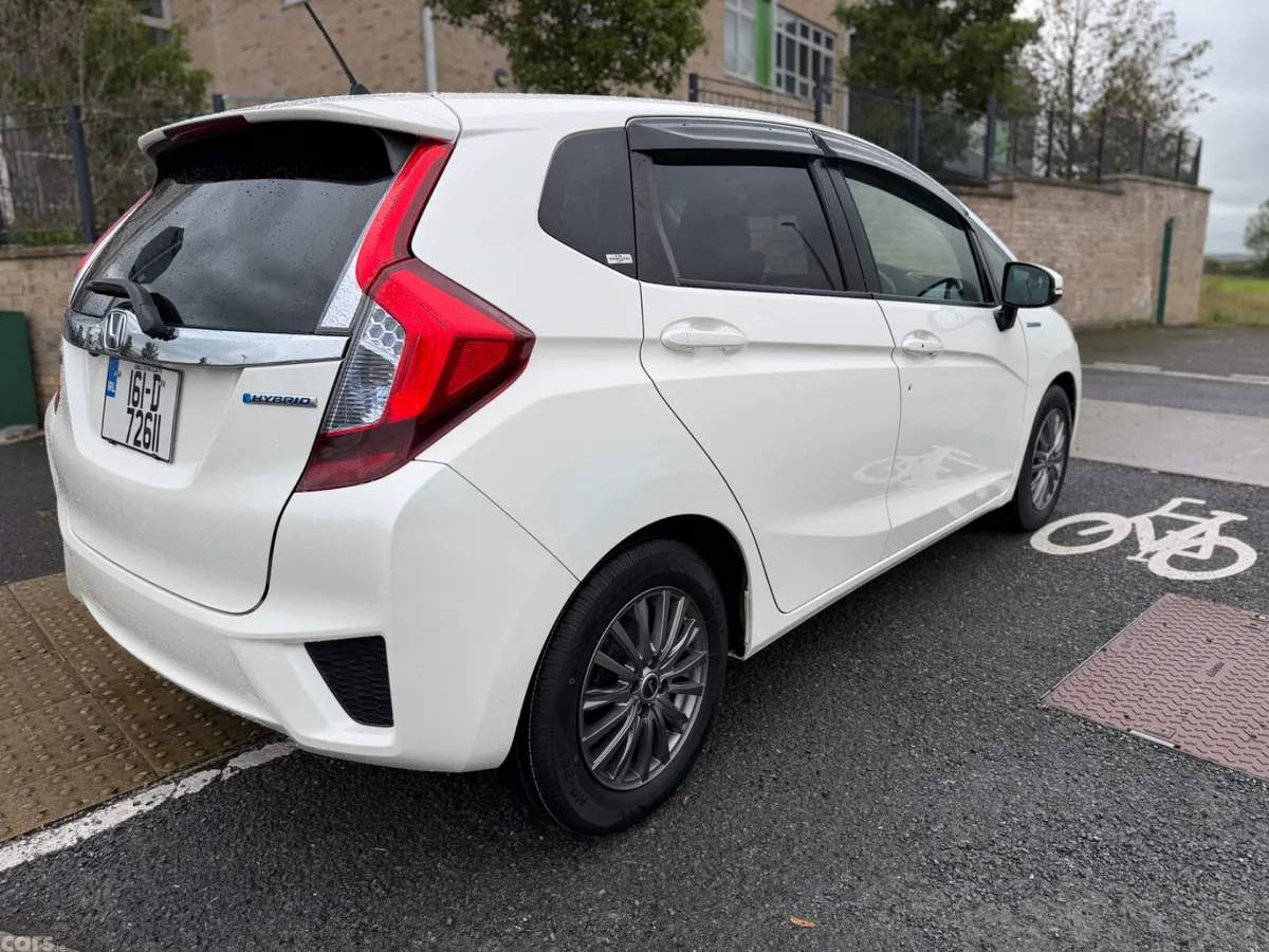Honda Fit Hatchback, Petrol Hybrid, 2016, White