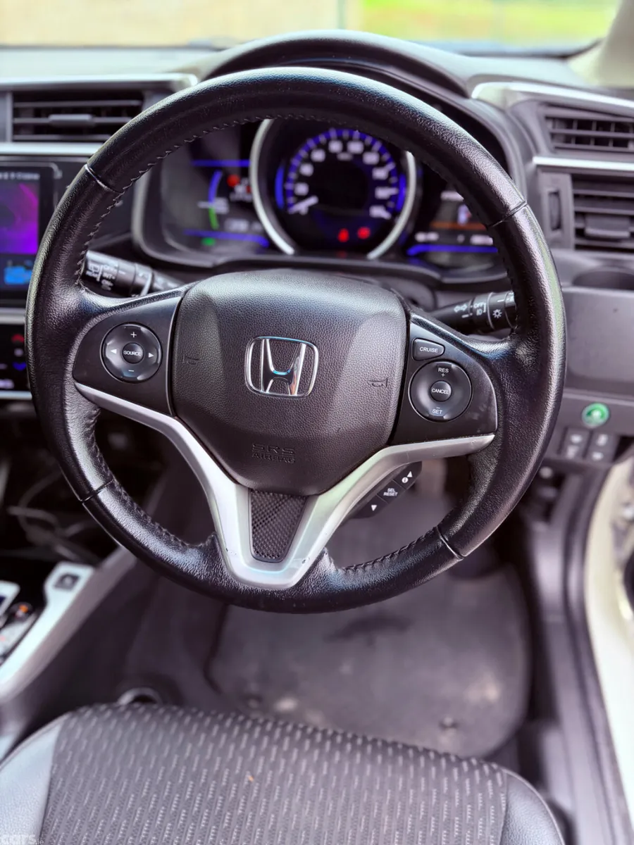 Honda Fit Hatchback, Petrol Hybrid, 2016, White
