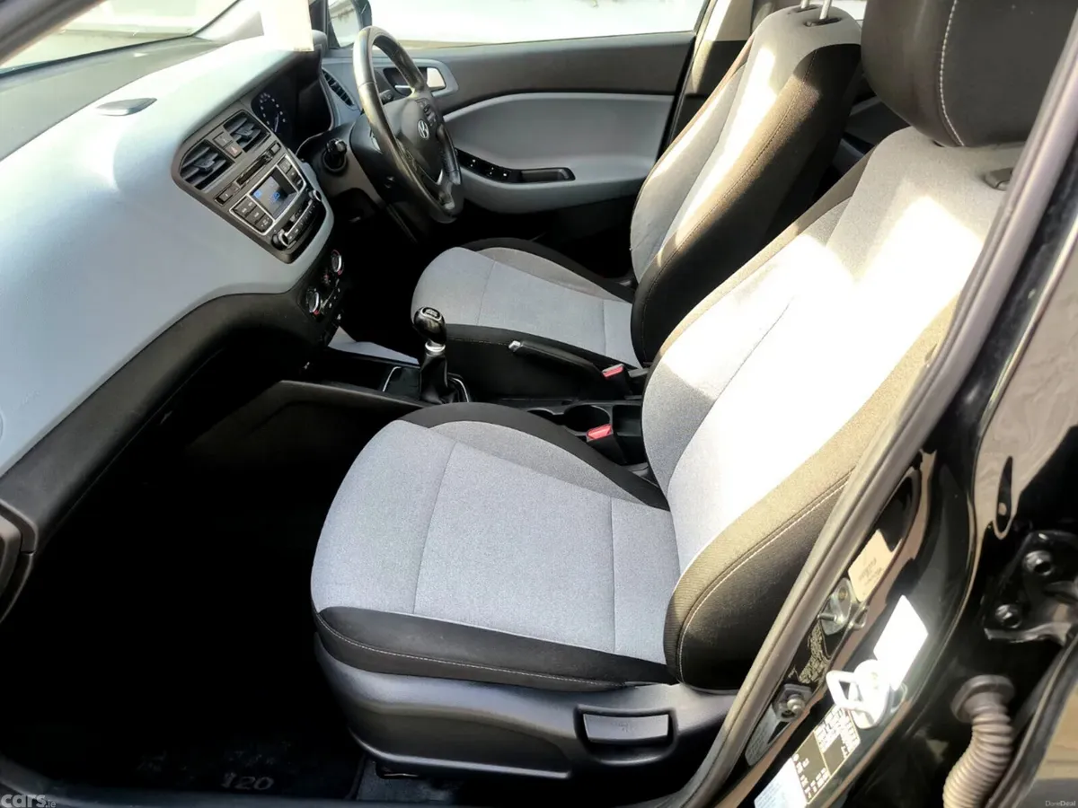 Hyundai i20 Hatchback, Petrol, 2016, Black
