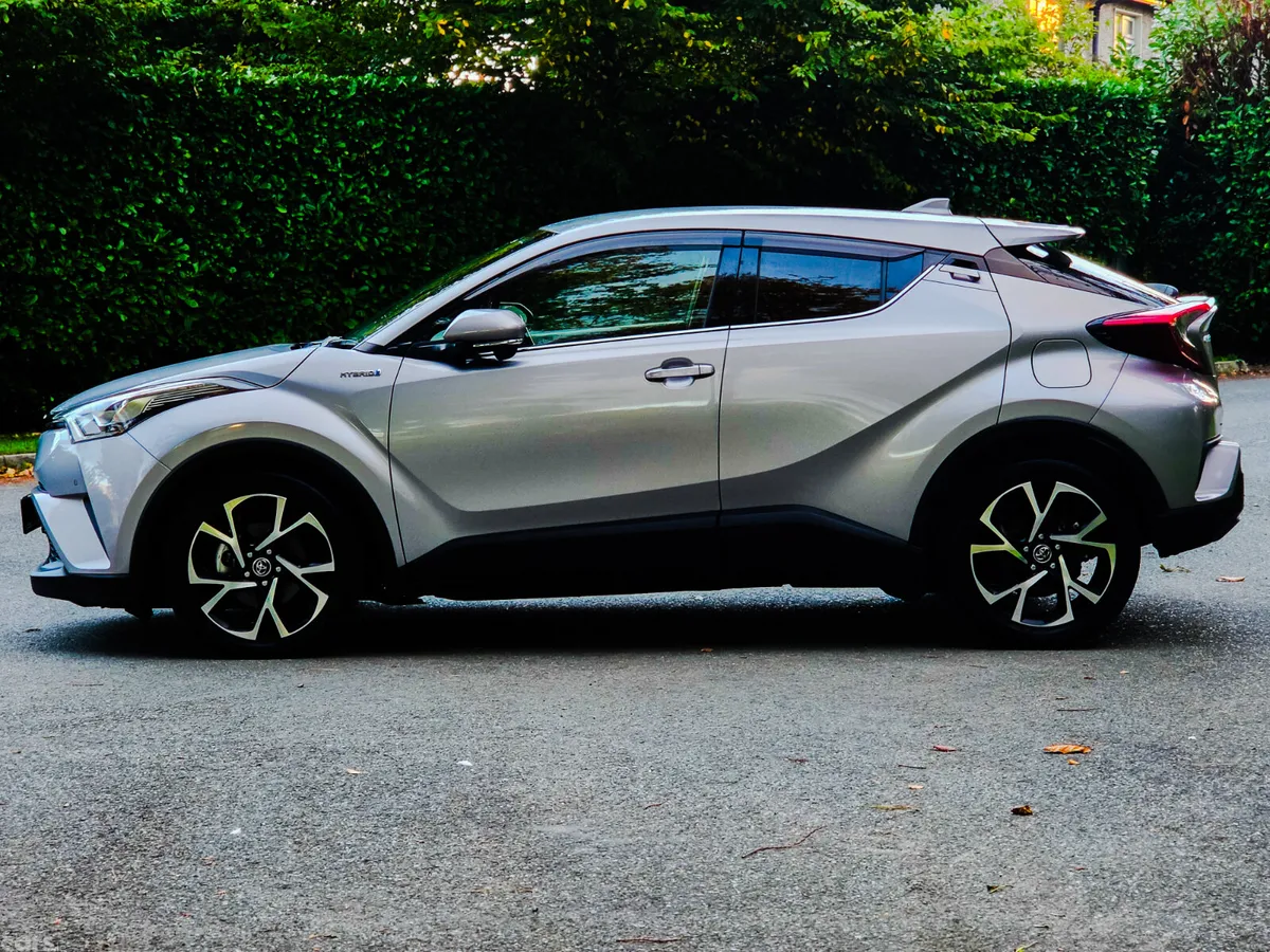 Toyota C-HR SUV, Petrol Hybrid, 2019, Grey