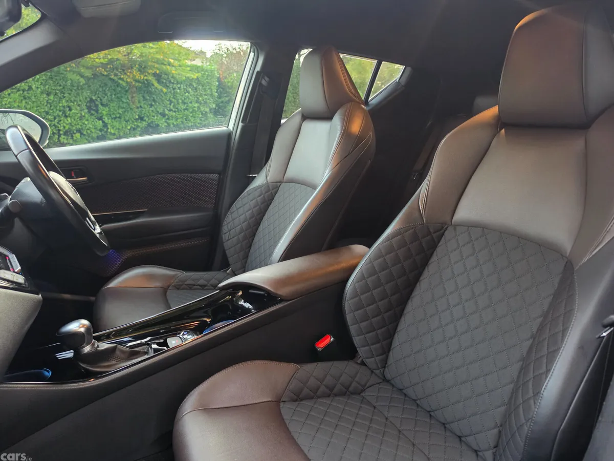 Toyota C-HR SUV, Petrol Hybrid, 2019, Grey