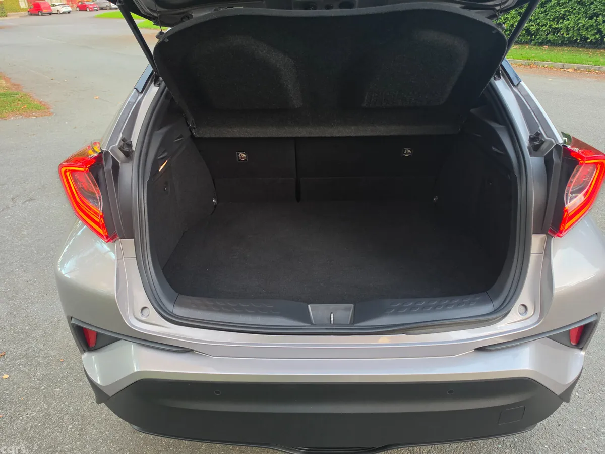 Toyota C-HR SUV, Petrol Hybrid, 2019, Grey