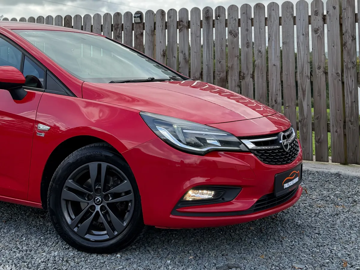 Opel Astra Hatchback, Diesel, 2019, Red