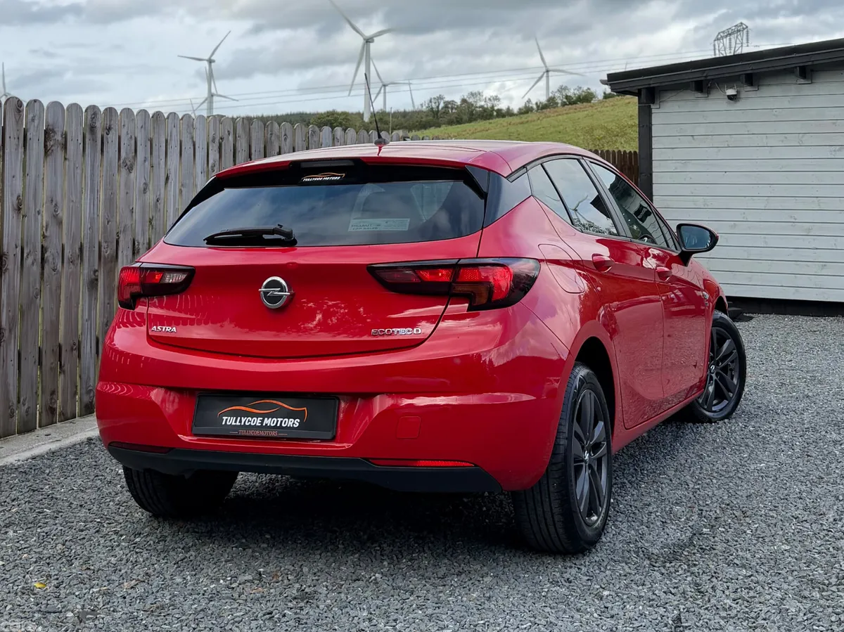 Opel Astra Hatchback, Diesel, 2019, Red