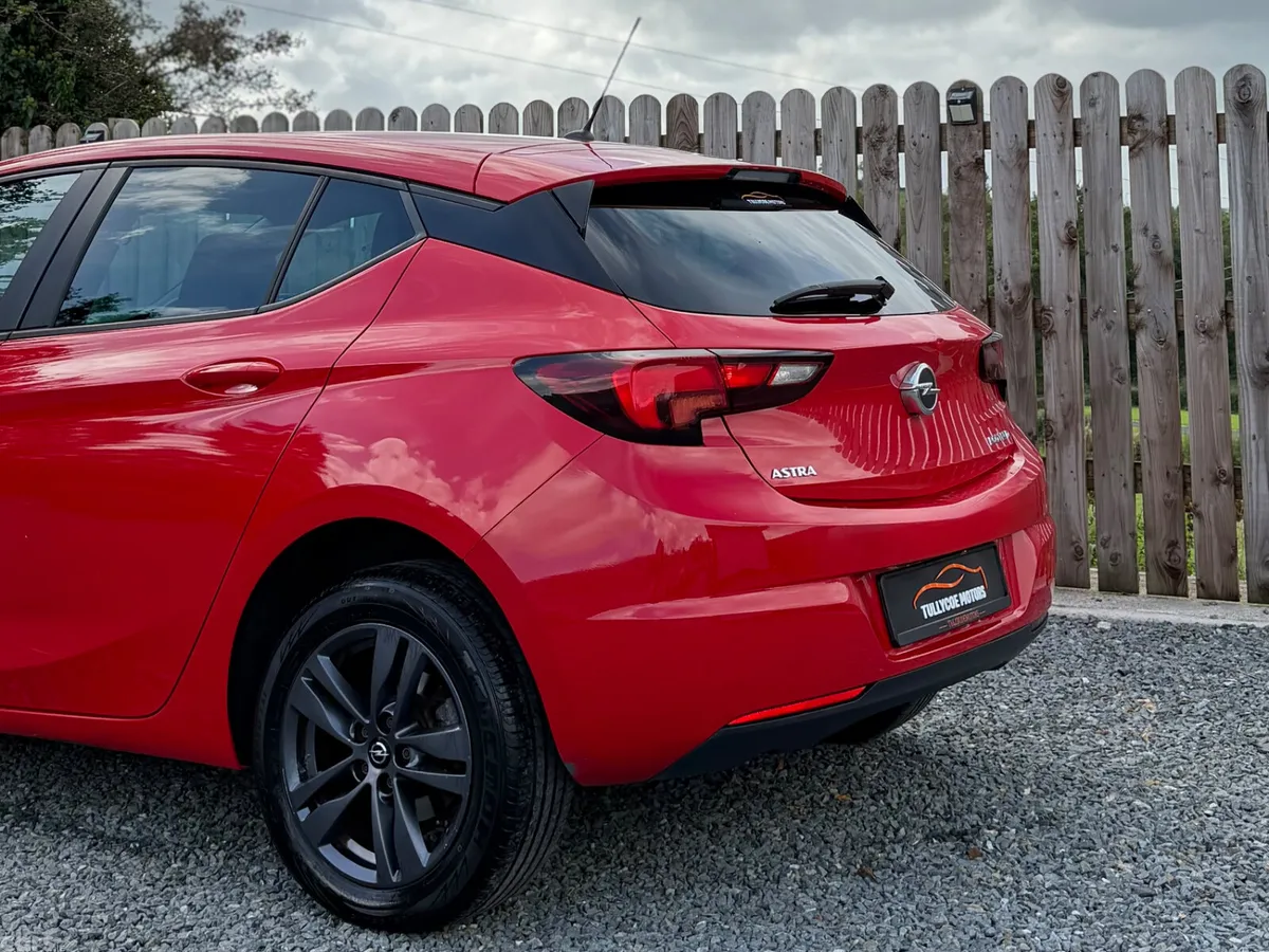 Opel Astra Hatchback, Diesel, 2019, Red