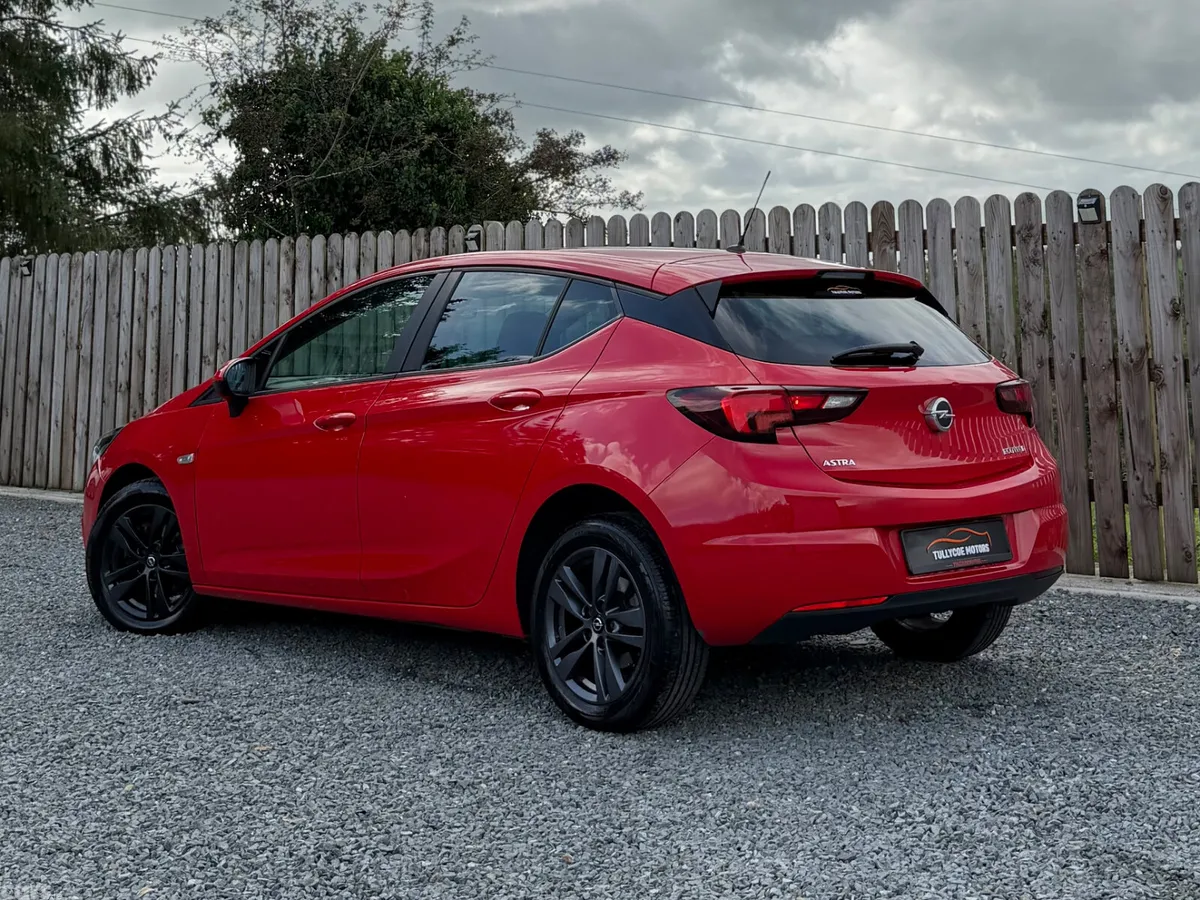 Opel Astra Hatchback, Diesel, 2019, Red