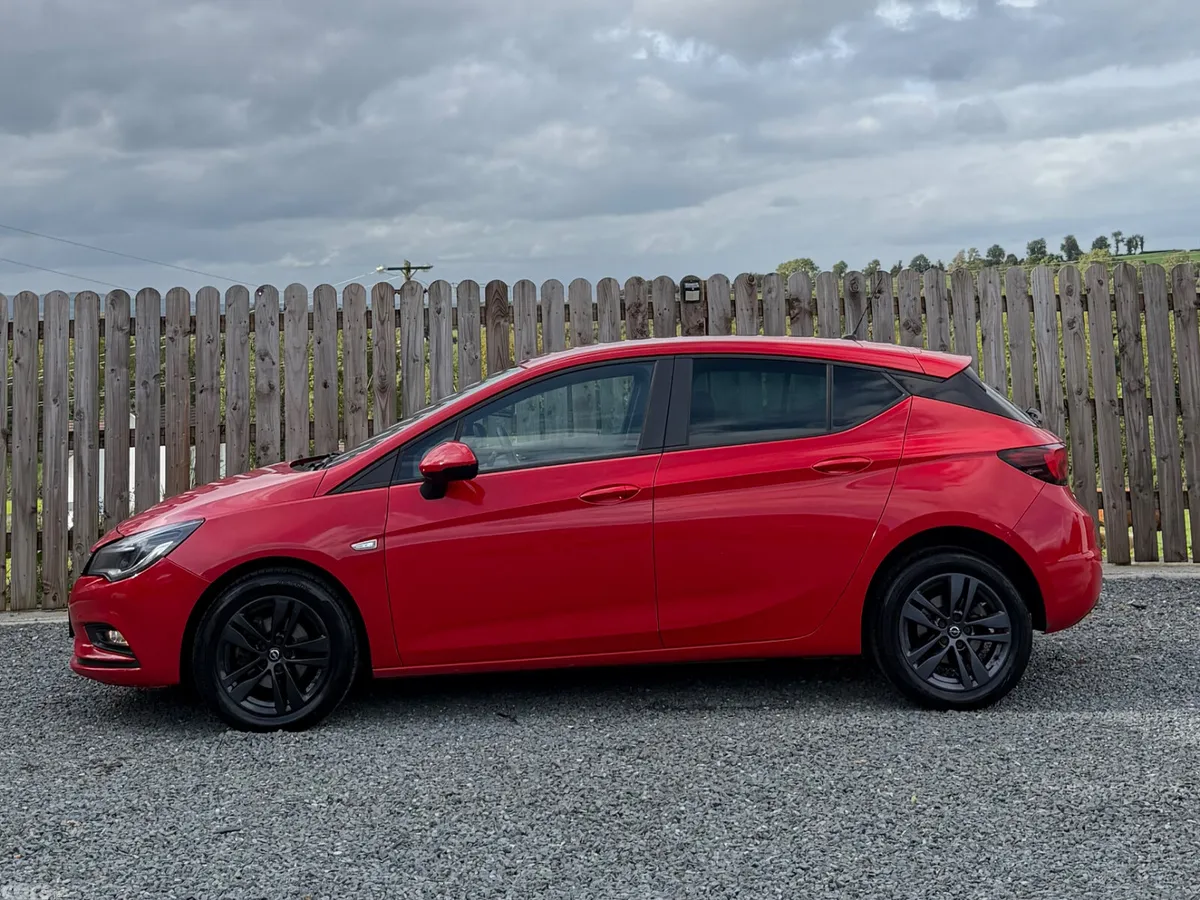 Opel Astra Hatchback, Diesel, 2019, Red