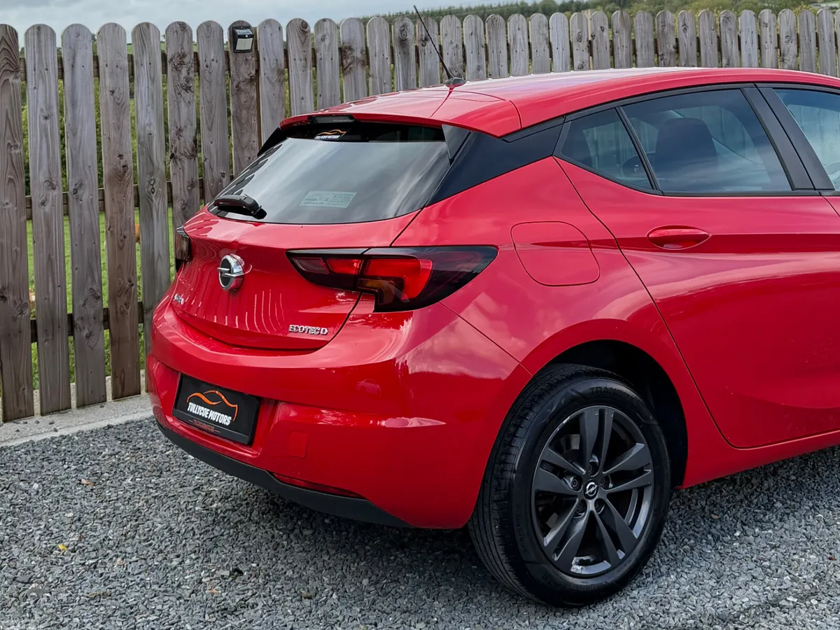 Opel Astra Hatchback, Diesel, 2019, Red