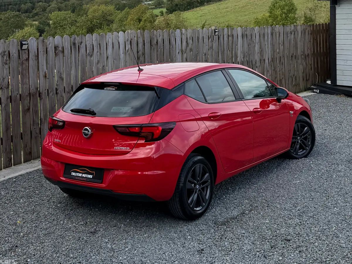Opel Astra Hatchback, Diesel, 2019, Red