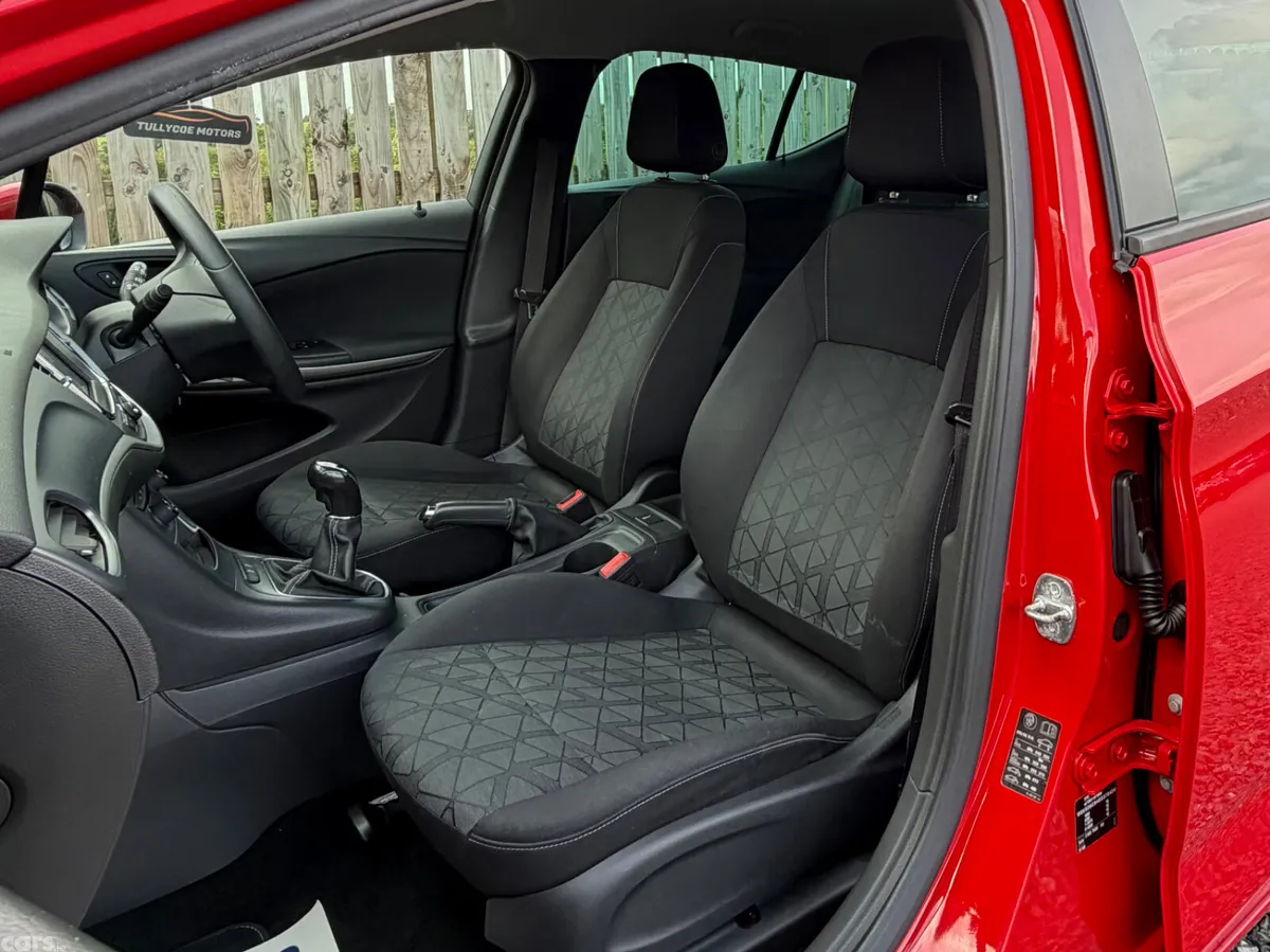 Opel Astra Hatchback, Diesel, 2019, Red