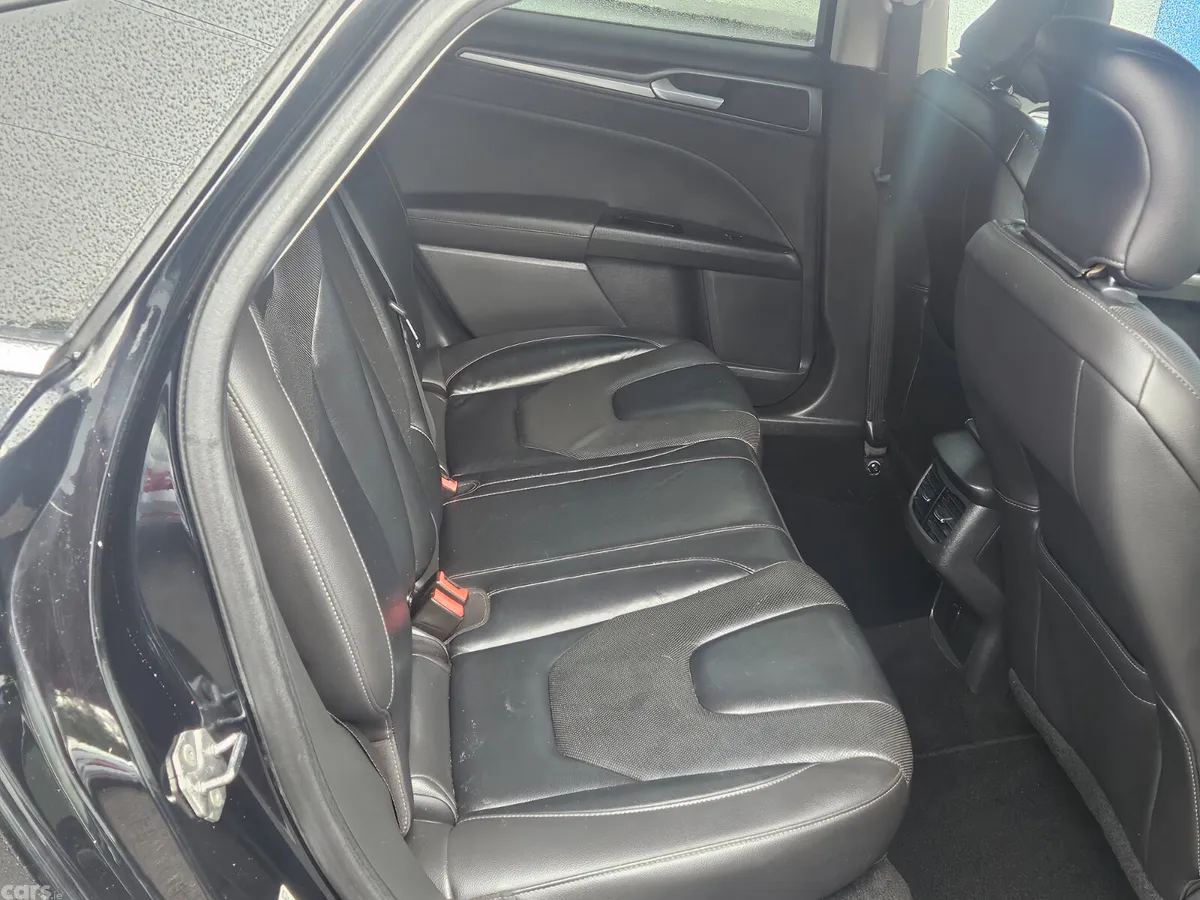 Ford Mondeo Hatchback, Diesel, 2016, Black