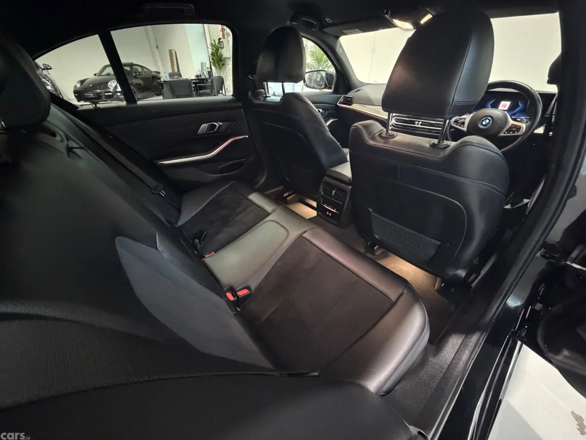 BMW 3-Series Saloon, Petrol Hybrid, 2023, Black