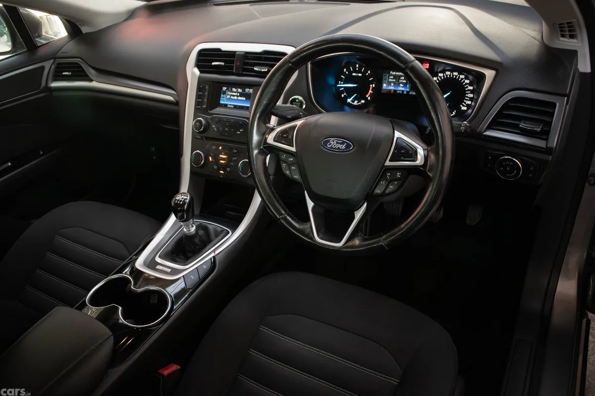 Ford Mondeo Hatchback, Diesel, 2016, Brown