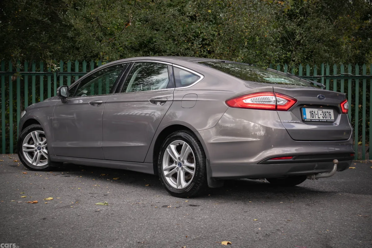Ford Mondeo Hatchback, Diesel, 2016, Brown