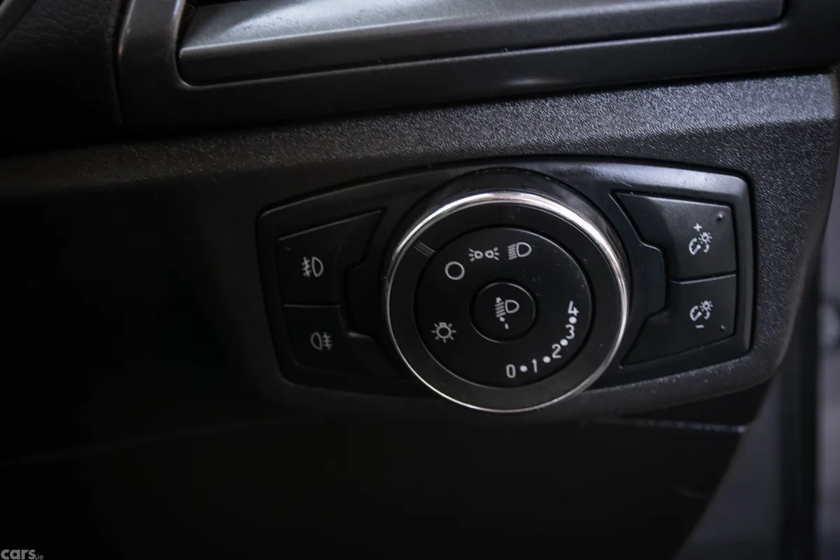 Ford Mondeo Hatchback, Diesel, 2016, Brown