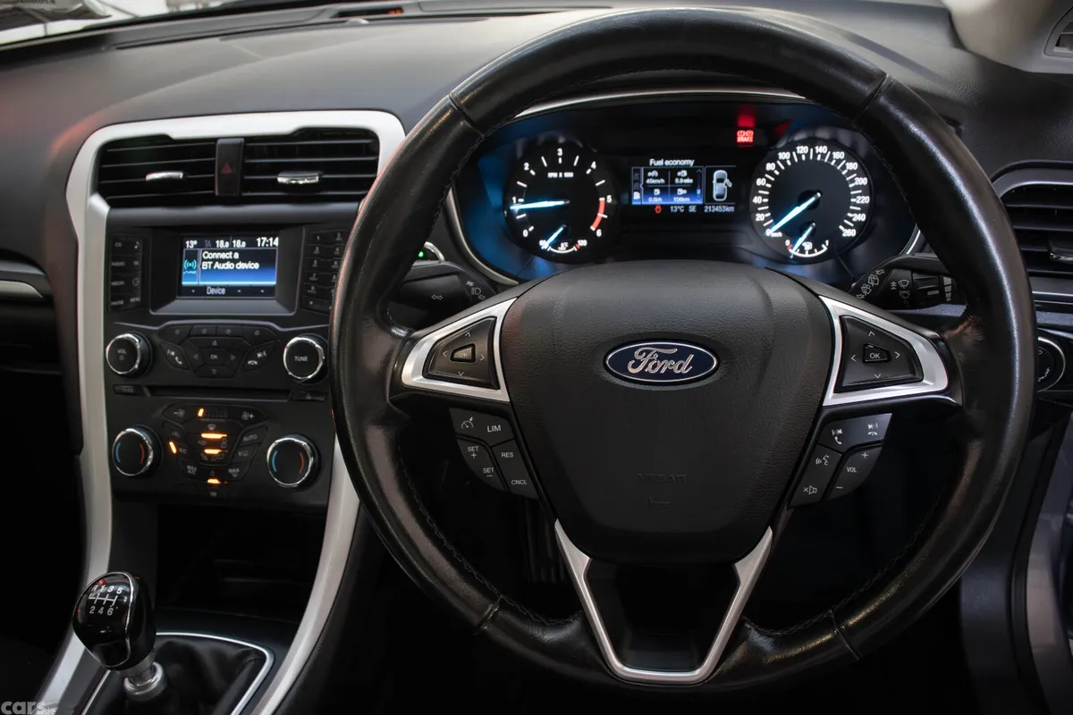 Ford Mondeo Hatchback, Diesel, 2016, Brown