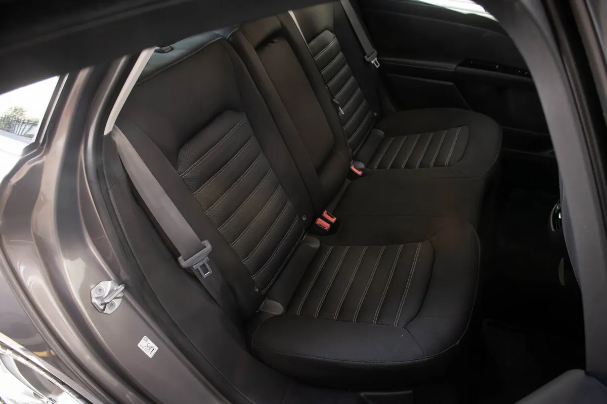 Ford Mondeo Hatchback, Diesel, 2016, Brown