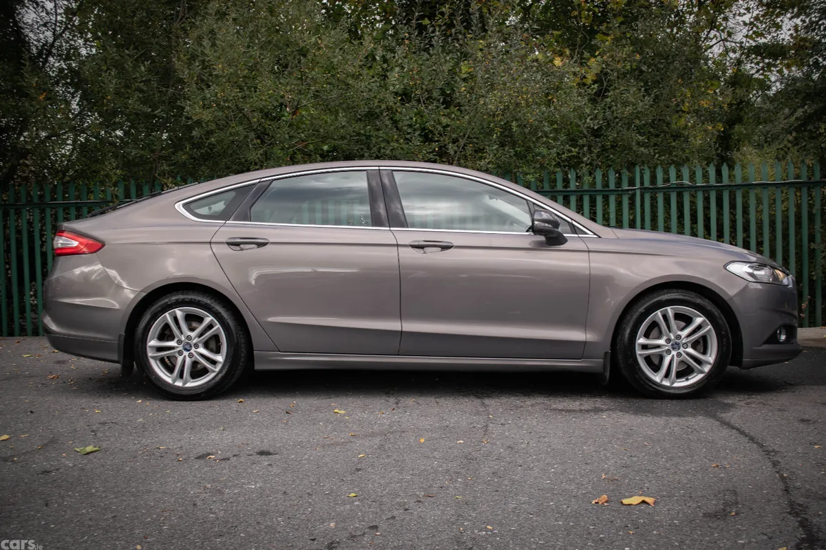 Ford Mondeo Hatchback, Diesel, 2016, Brown