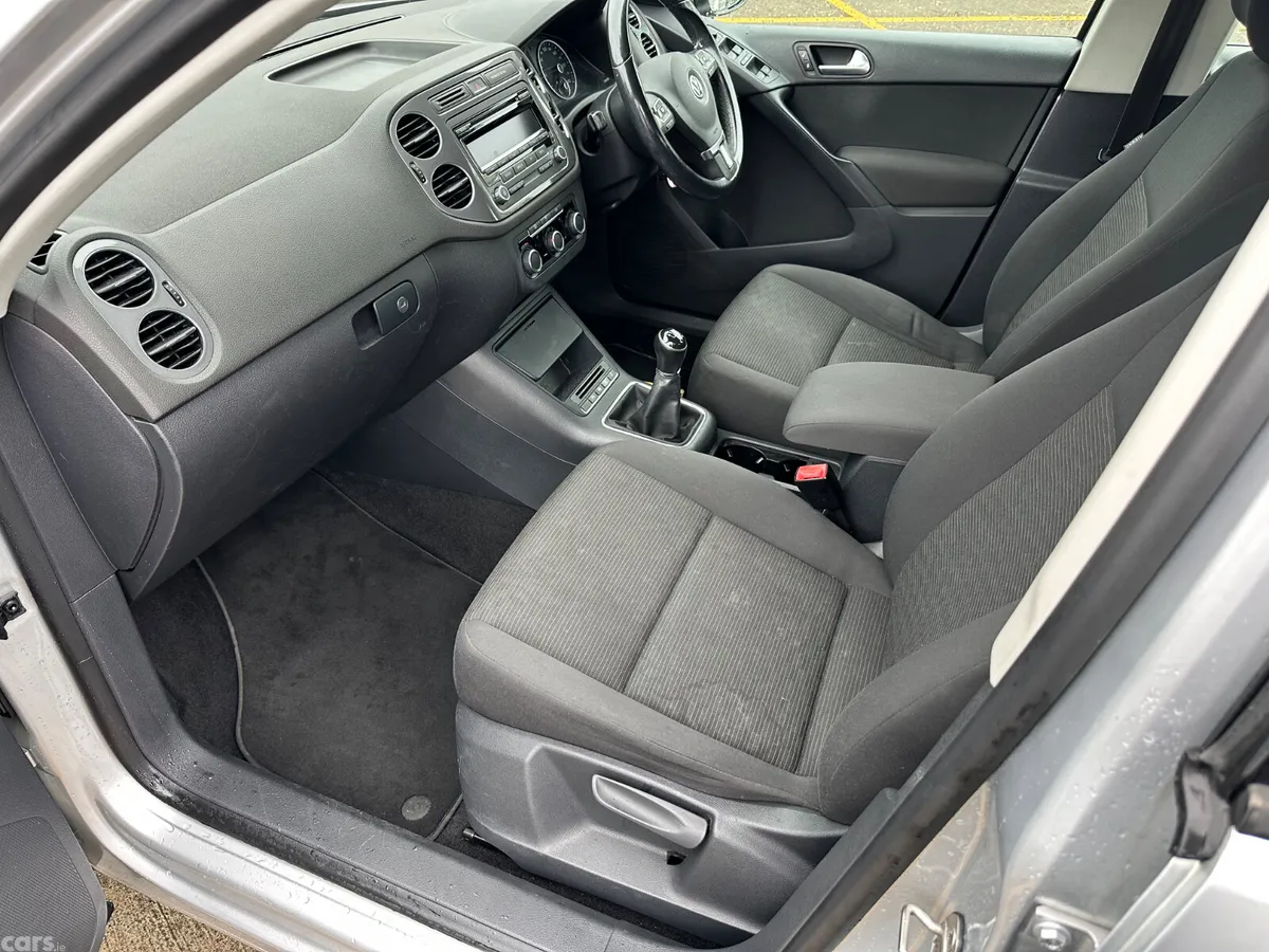 Volkswagen Tiguan SUV, Diesel, 2012, Silver