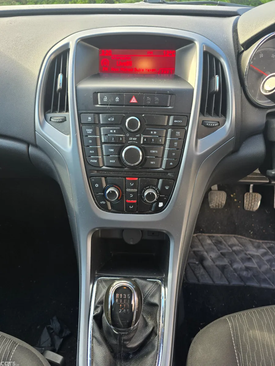 Opel Astra Saloon, Diesel, 2013, Silver
