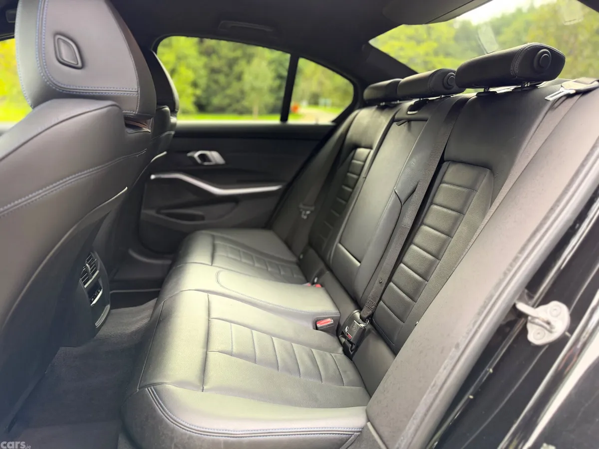 BMW 3-Series Saloon, Diesel, 2022, Black