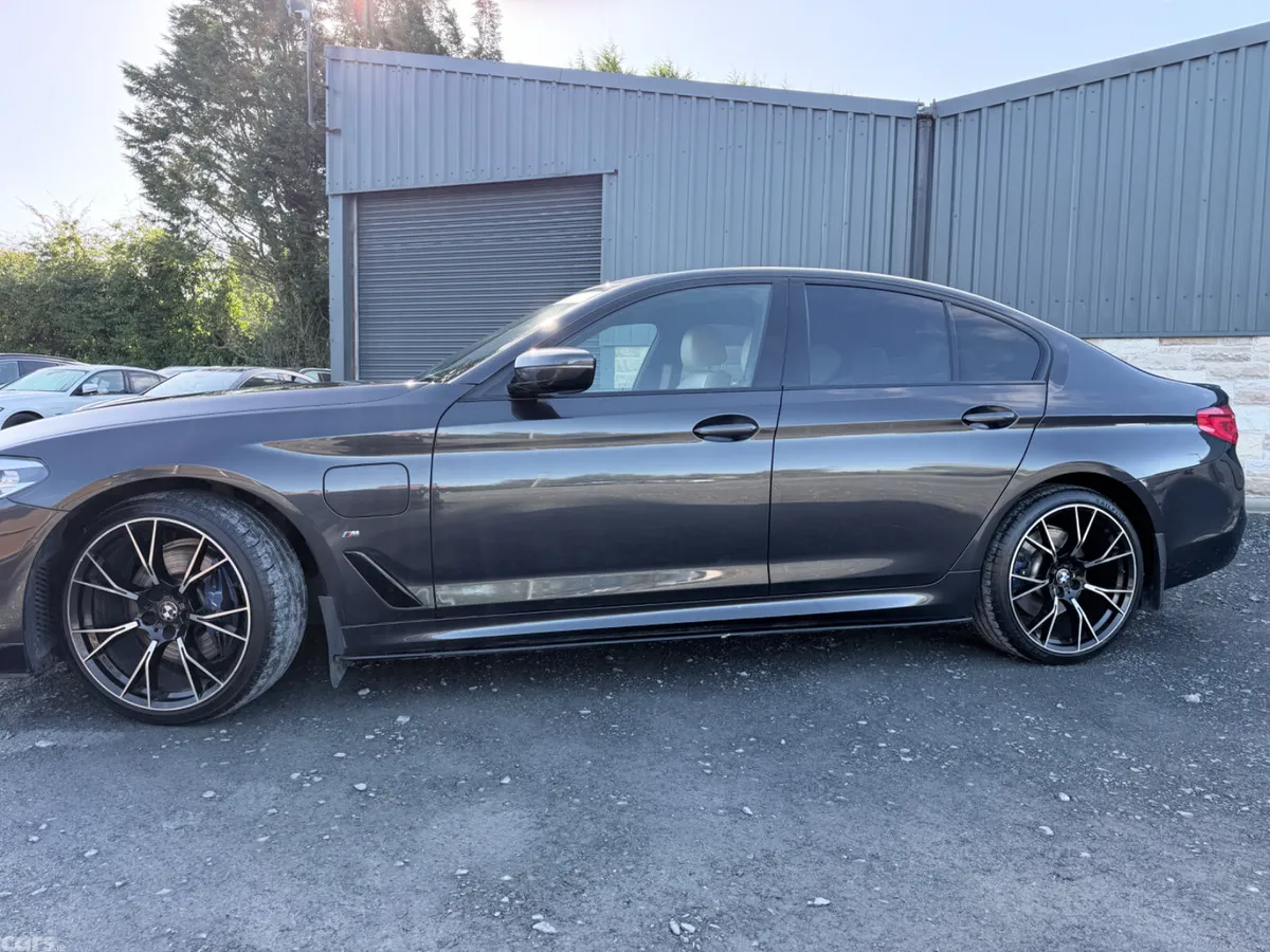 BMW 5-Series Saloon, Petrol Plug-in Hybrid, 2020, Grey