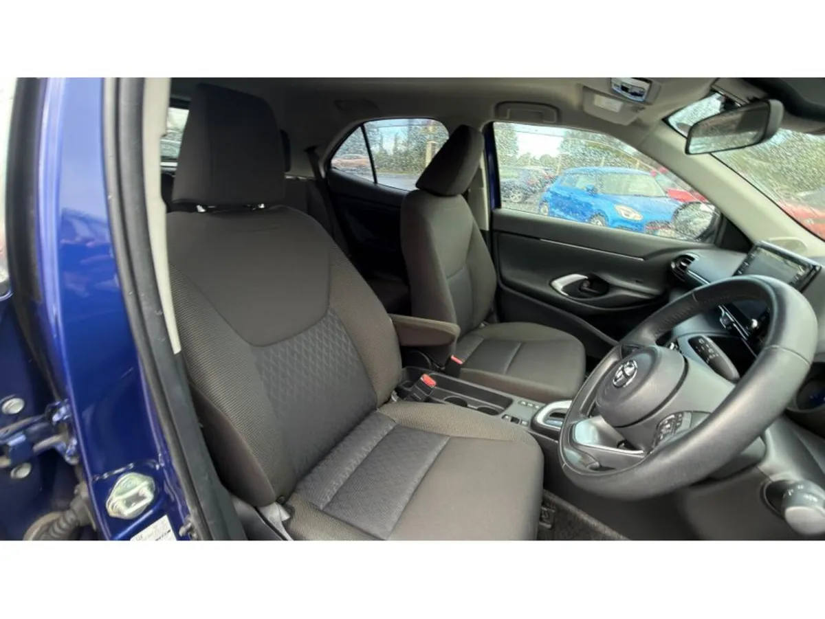 Toyota Yaris Cross SUV, Petrol Hybrid, 2021, Blue