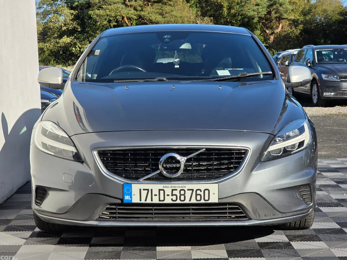 Volvo V40 Hatchback, Diesel, 2017, Grey
