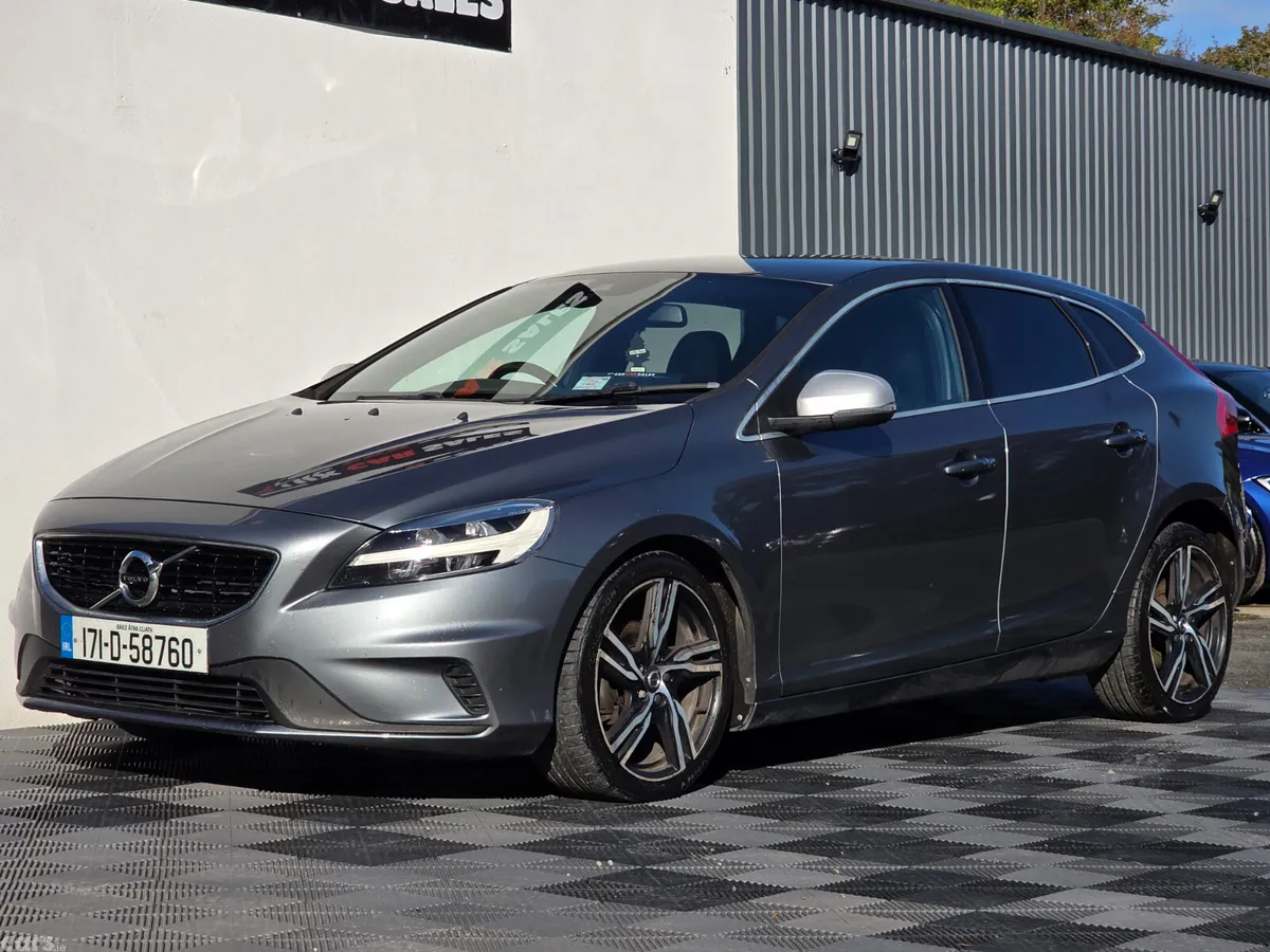 Volvo V40 Hatchback, Diesel, 2017, Grey