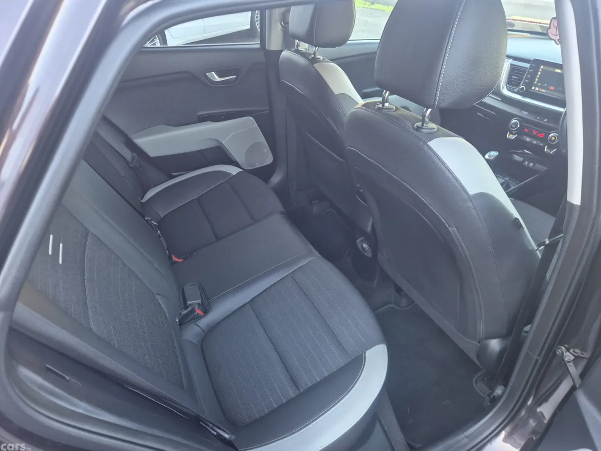 Kia Stonic Hatchback, Petrol, 2018, Brown