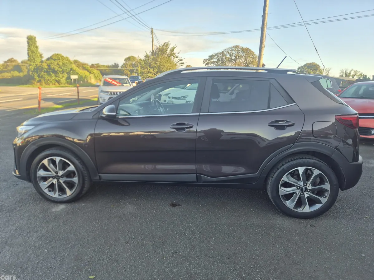 Kia Stonic Hatchback, Petrol, 2018, Brown