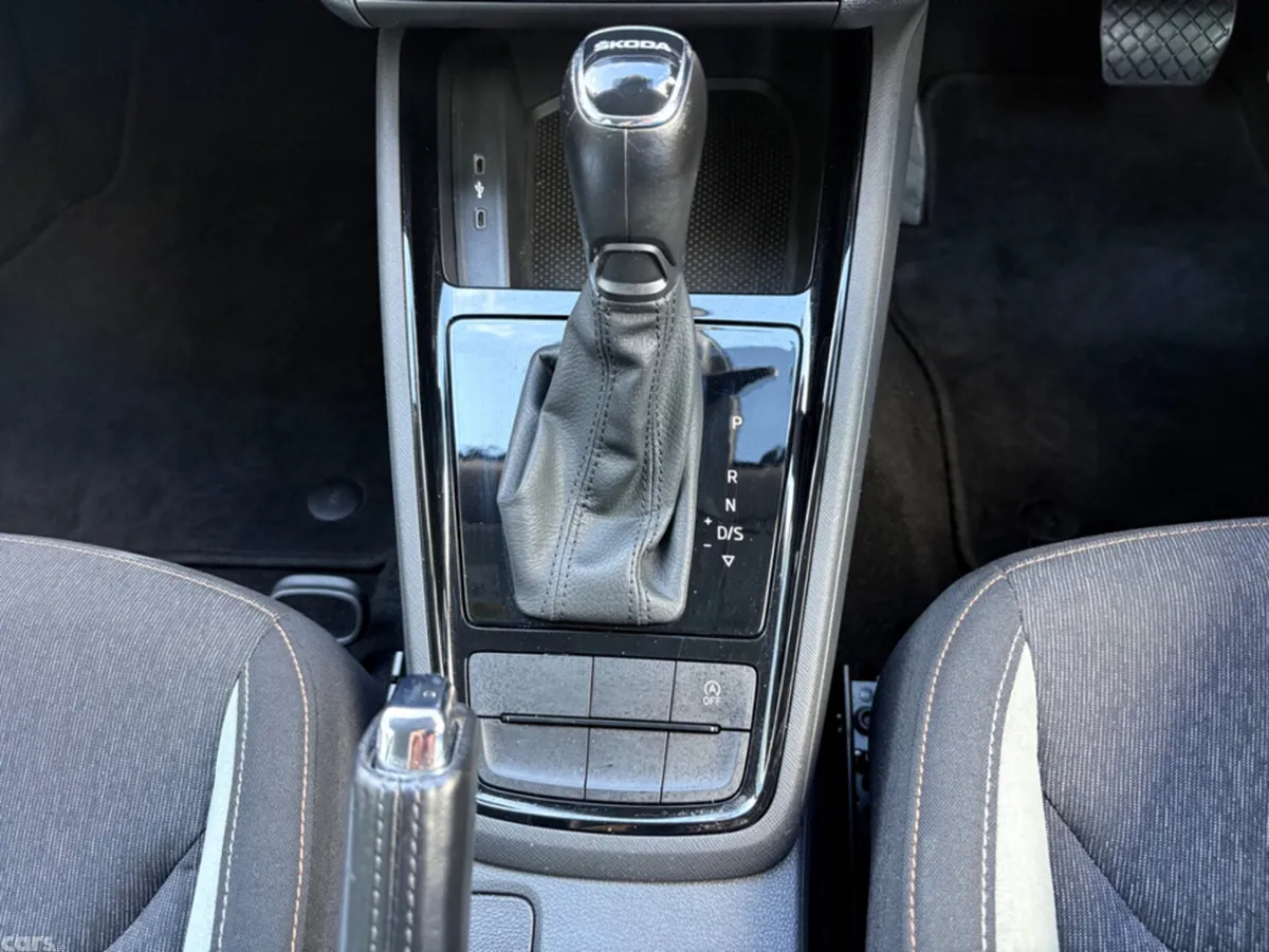Skoda Kamiq Hatchback, Petrol, 2021, Blue