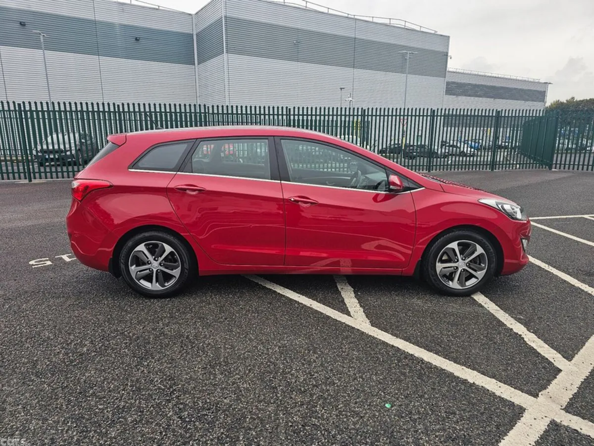 Hyundai i30 Estate, Diesel, 2015, Red