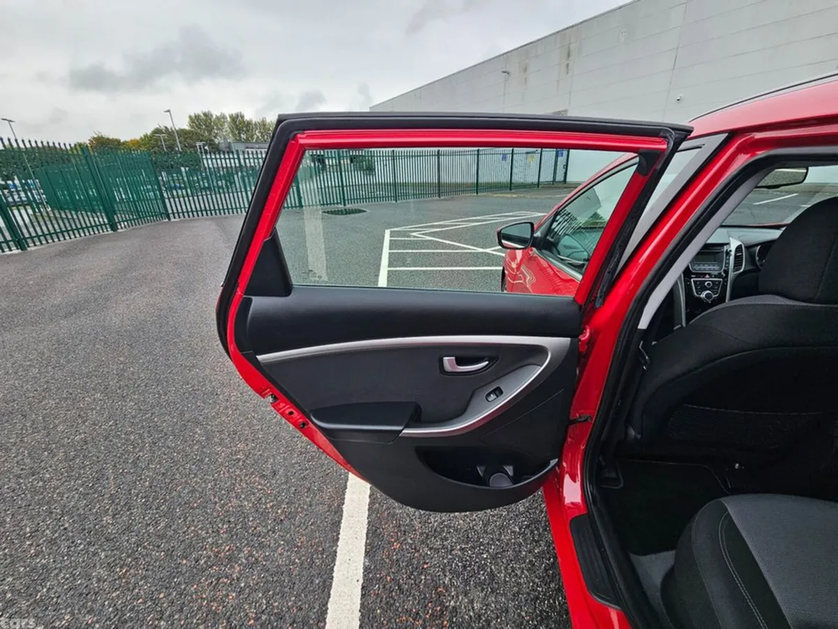 Hyundai i30 Estate, Diesel, 2015, Red