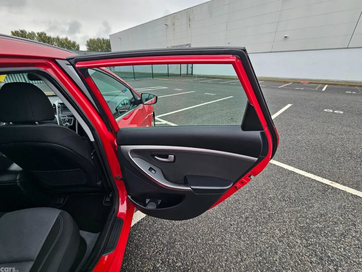 Hyundai i30 Estate, Diesel, 2015, Red