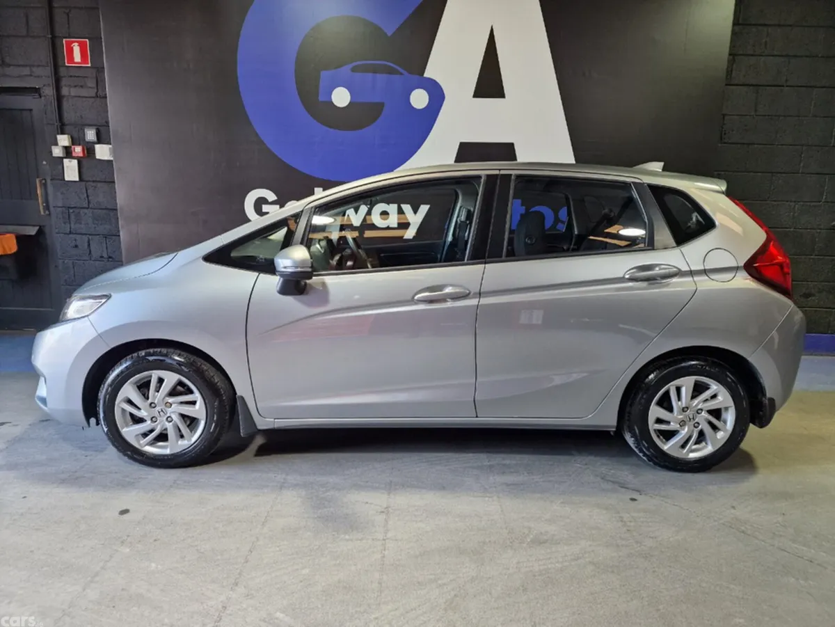 Honda Jazz Hatchback, Petrol, 2016, Silver