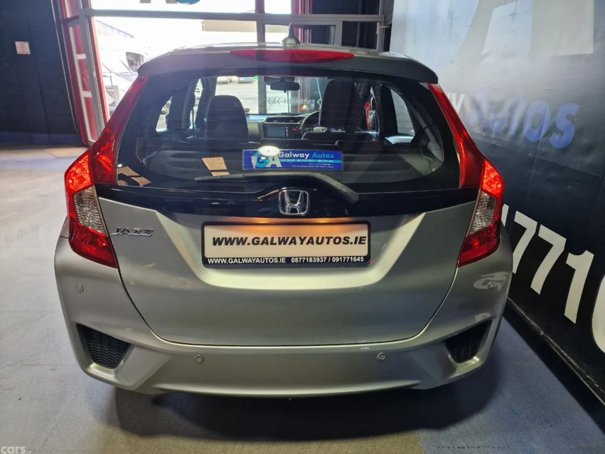 Honda Jazz Hatchback, Petrol, 2016, Silver