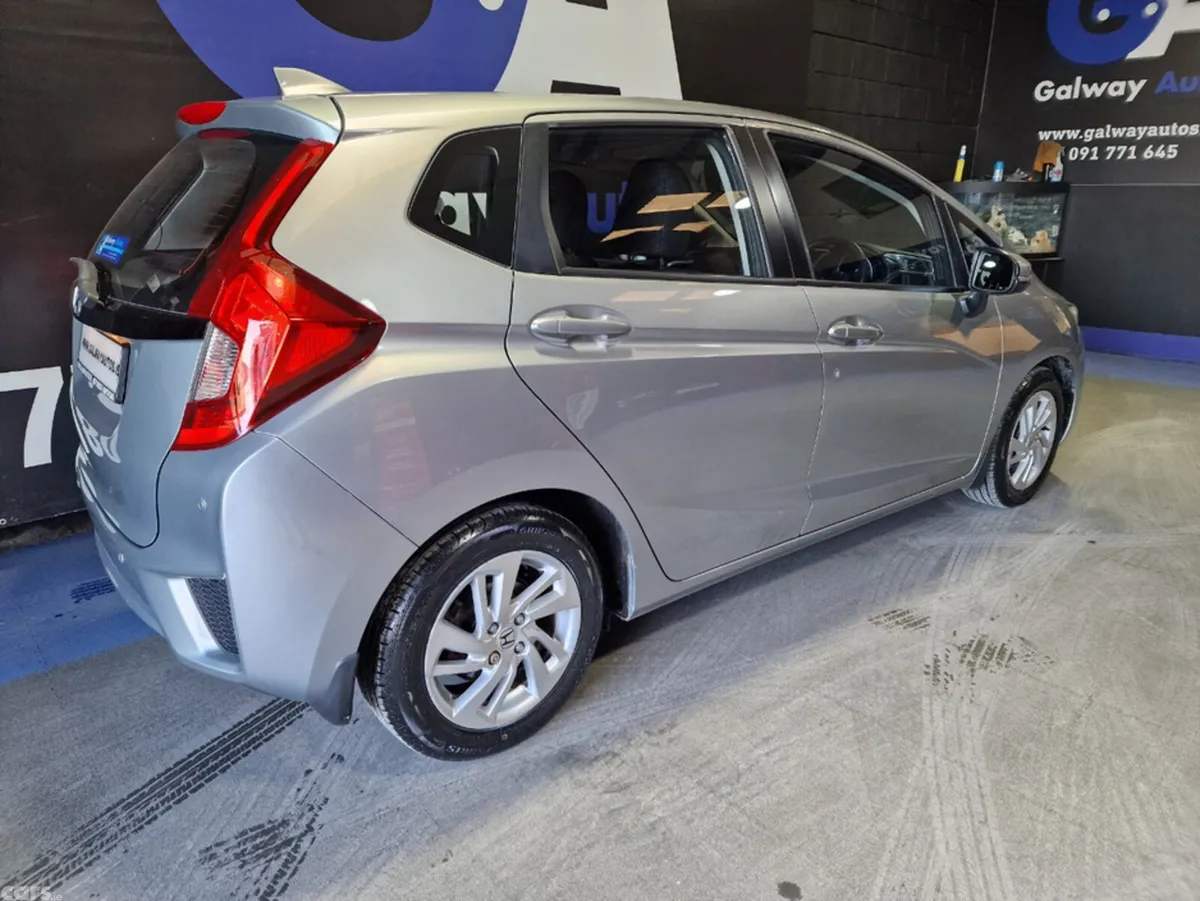 Honda Jazz Hatchback, Petrol, 2016, Silver